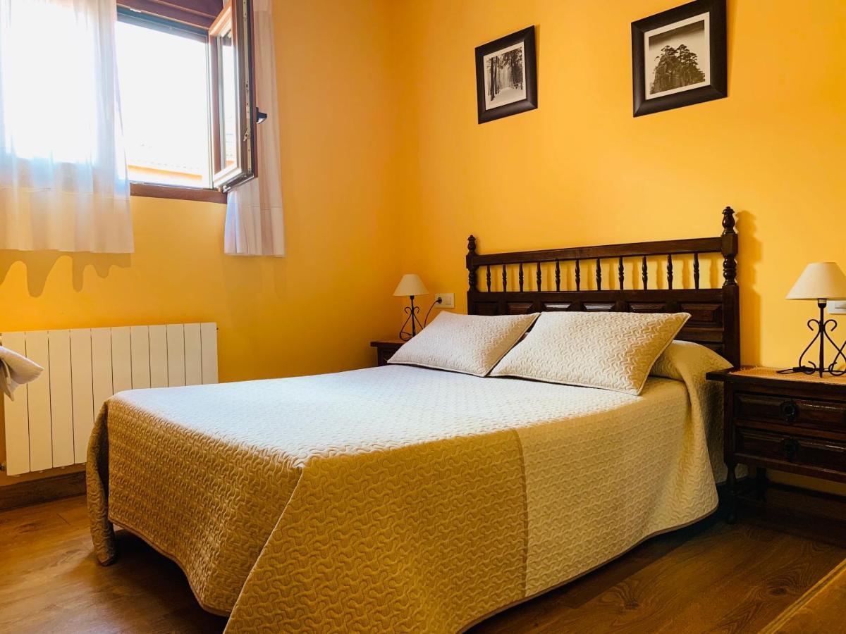 Отель Hostal La Serna Потес Экстерьер фото